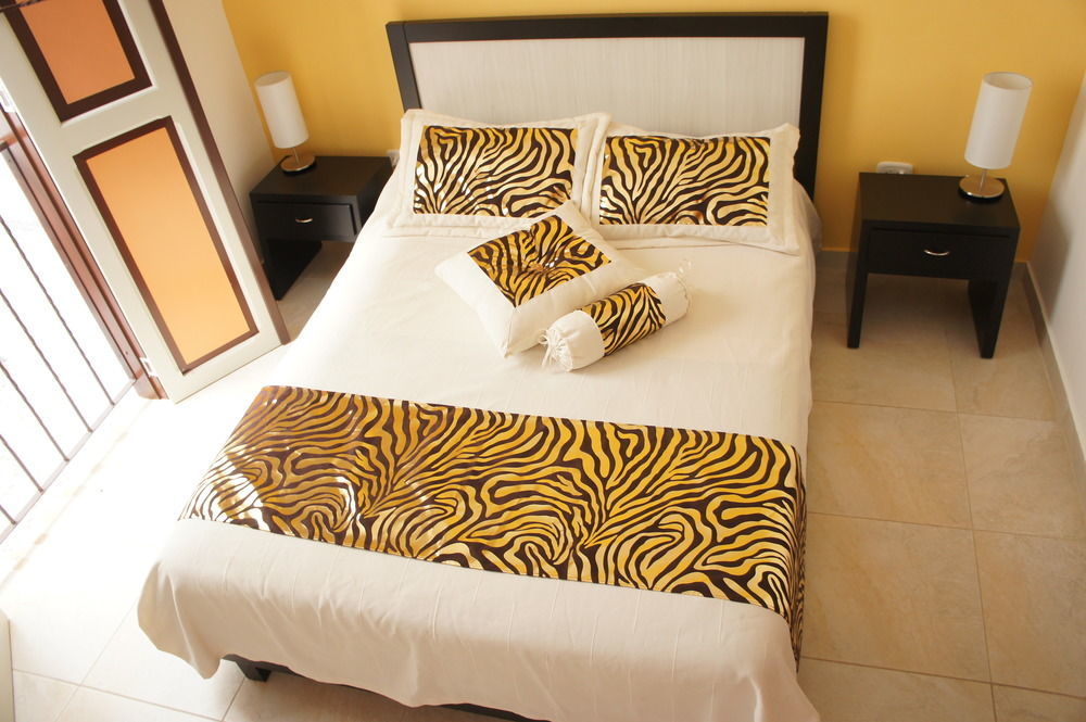 Casa Borbon Hotel ซาเลนโต ภายนอก รูปภาพ